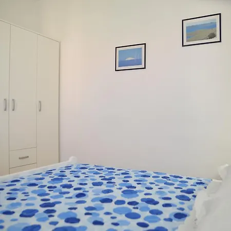 Lägenhet Mladenka Murter