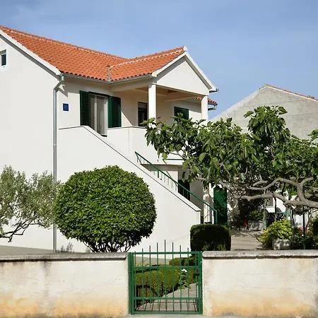 Lägenhet Mladenka Murter