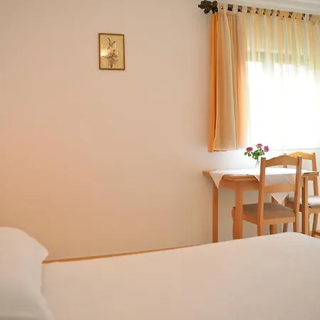 Apartment Mladenka Murter