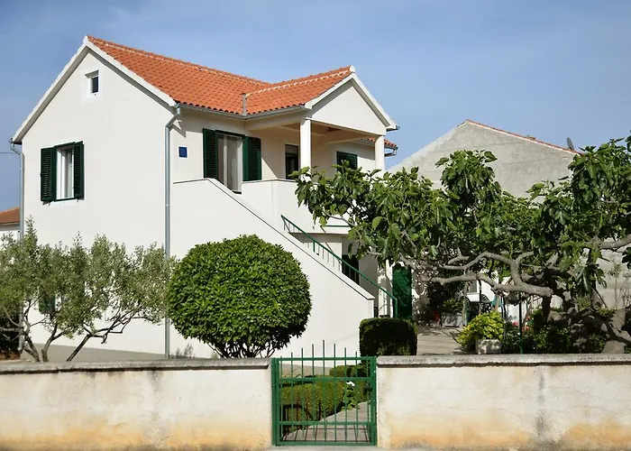 公寓 Mladenka 穆泰尔岛