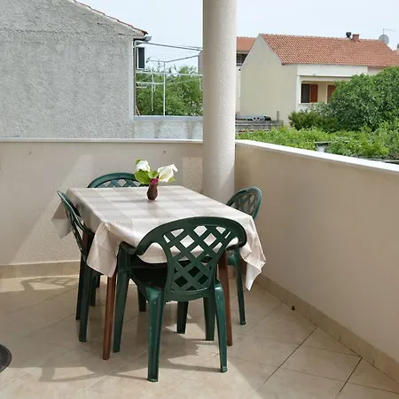 Mladenka Apartamento *