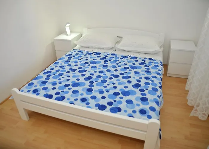 Mladenka Apartamento *